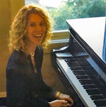 Debra Mckinnon